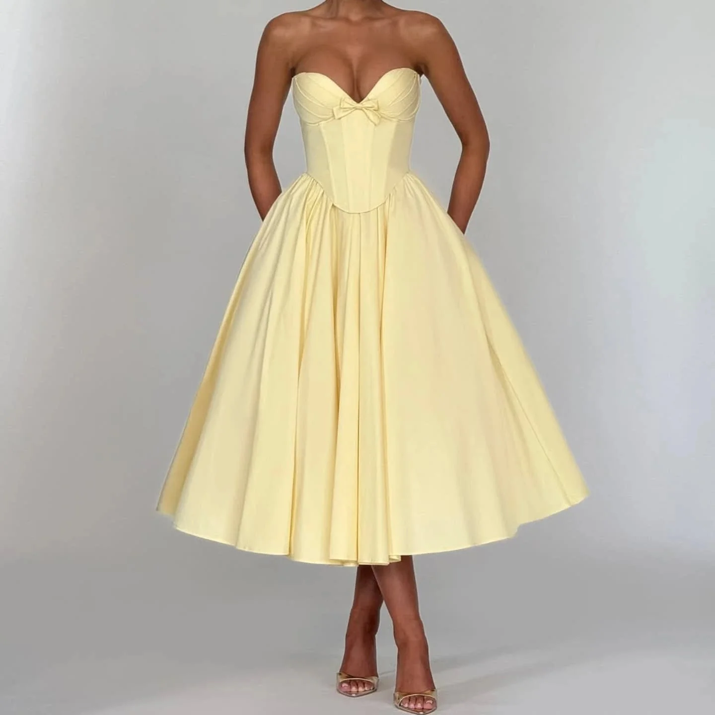 Mila Butter-Yellow Sukienki bez rękawów na zamówienie Eleganckie sukienki midi bez ramiączek Szykowne sukienki wieczorowe z wąską talią