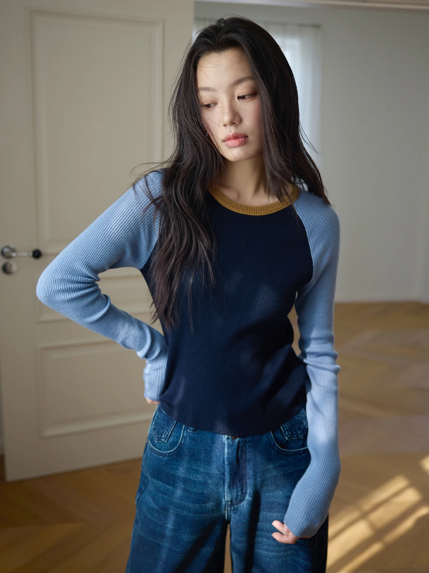 

Женский вязаный свитер с контрастными вставками Deep Sea Blue, имитирующий шерсть, с эффектом похудения, в повседневном стиле