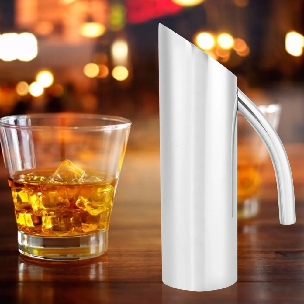 

Large 1.6L Stainless Steel Water Pitcher Ergonomic Handle Stainless Steel Cold Water Jug Ice Guard Beverage Pot Bar Use