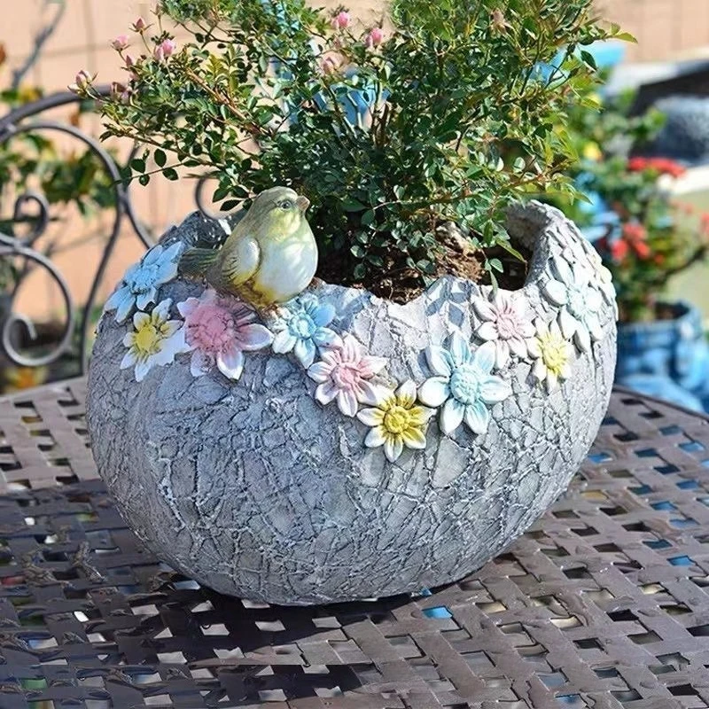Resin Sculpture Planter Pot for Garden Decor Unique Succulent Plant Flower Pot Artistic Statue Design Ideal Indoor Outdoor Use