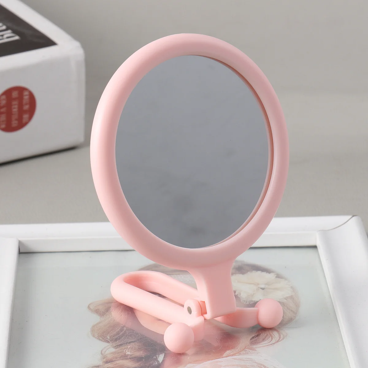 Round Folding Compact Mirror Premium Quality Portable Lightweight Stylish Design Suitable for Handbag Or Pocket