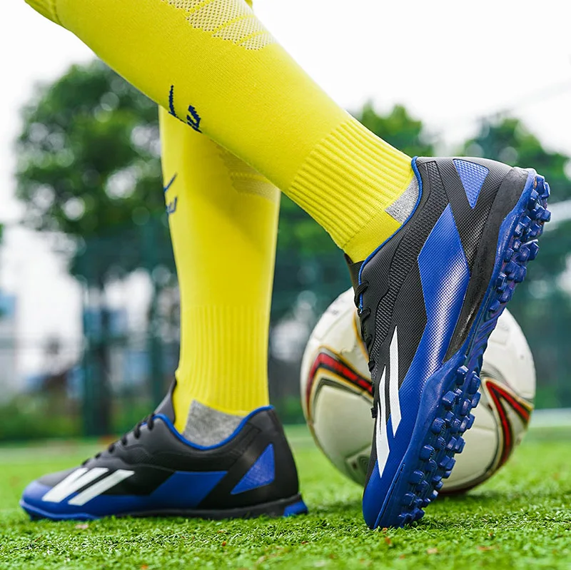 

Men New Football Boots Grass Professional Field Resistant Male Soccer Shoes Outdoor Non Slip Fast High Quality Football Shoes