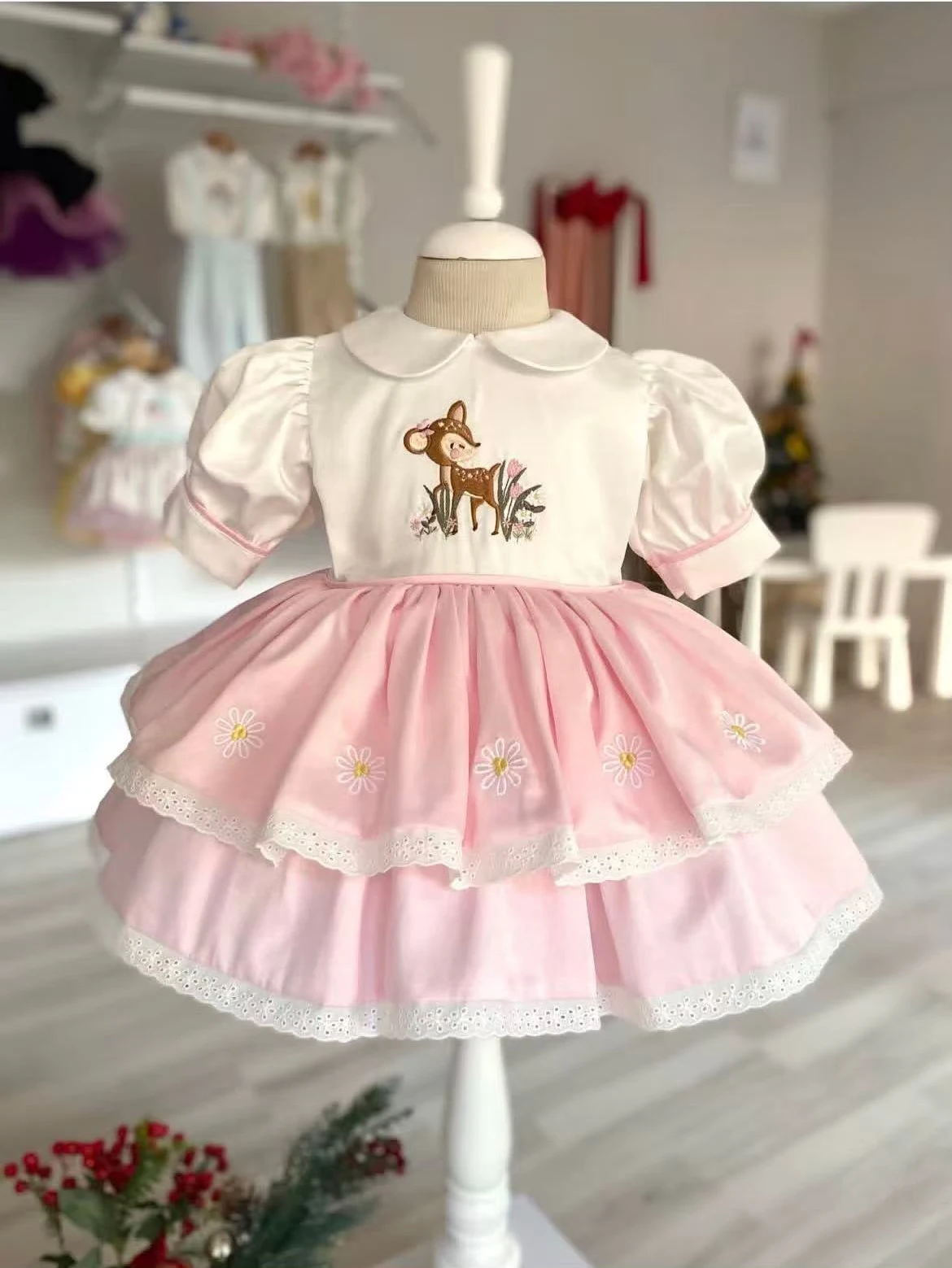 

Летнее винтажное розовое платье для девочки 0-12 лет с вышивкой оленя и ромашек для дня рождения, фотосессий, праздников и Ид B517