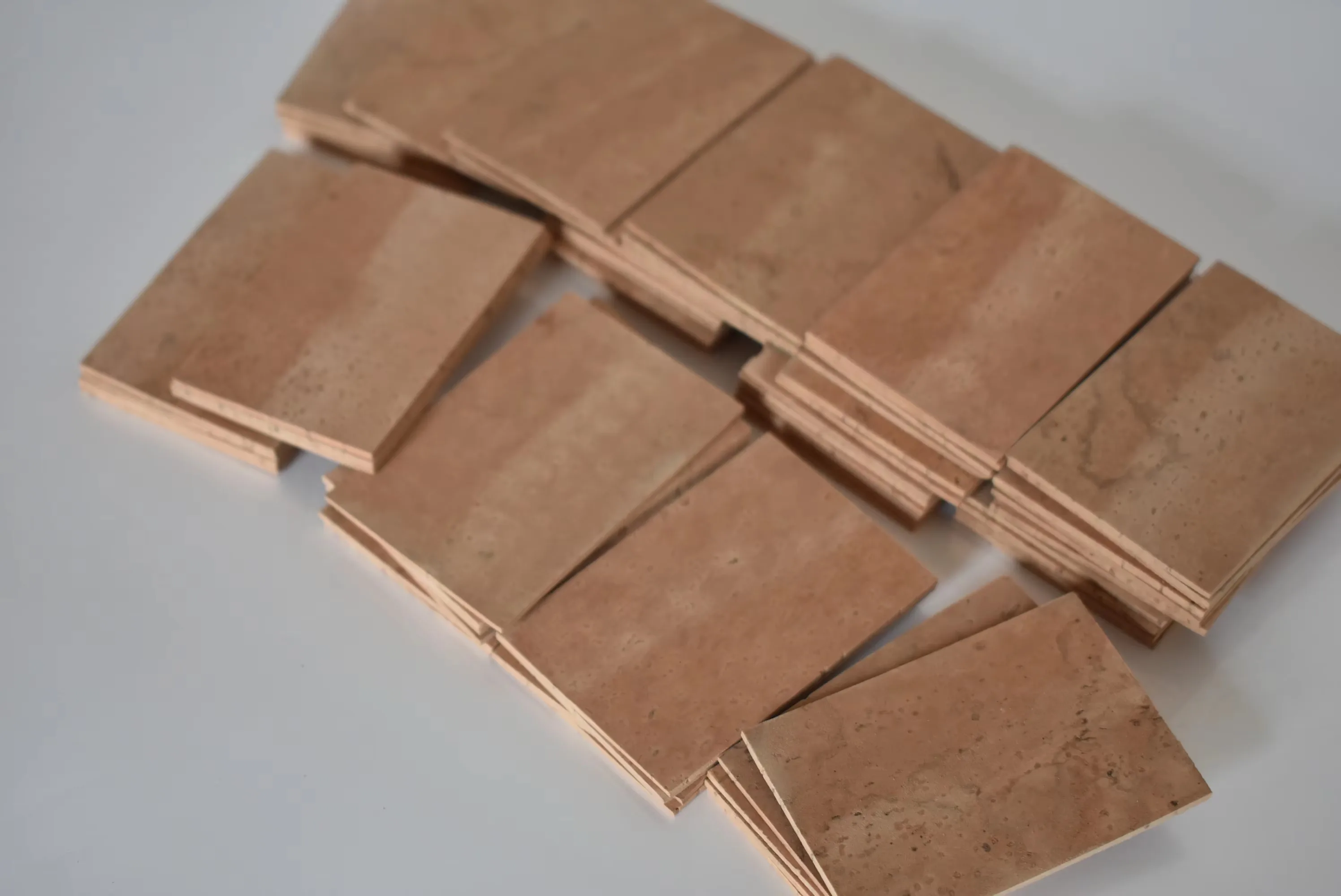 20pcs/50pcs 100pcs Natural Cork Saxophone Bent Neck Cork Chips Musical Instrument Repair Parts High Quality Accessory