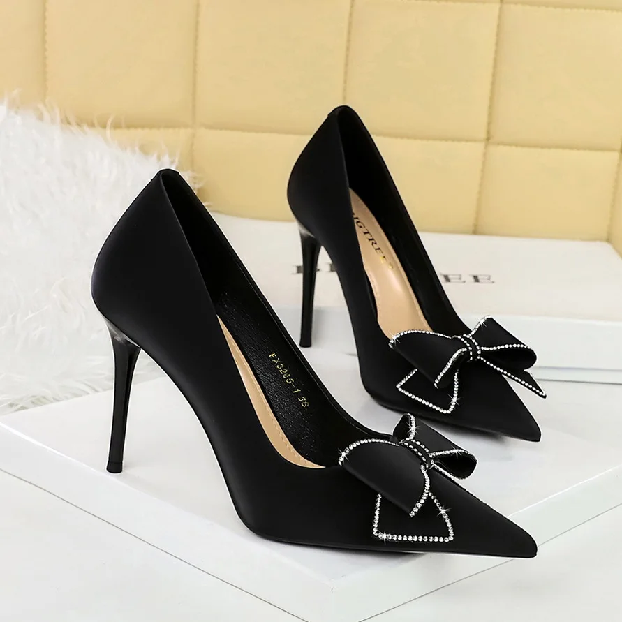 

Women's High Heels Shoes Fashion Korean Shallow Mouth Pointed Toe Satin Stiletto Heel Shoes Black Rhinestone Bow Ladies Shoes
