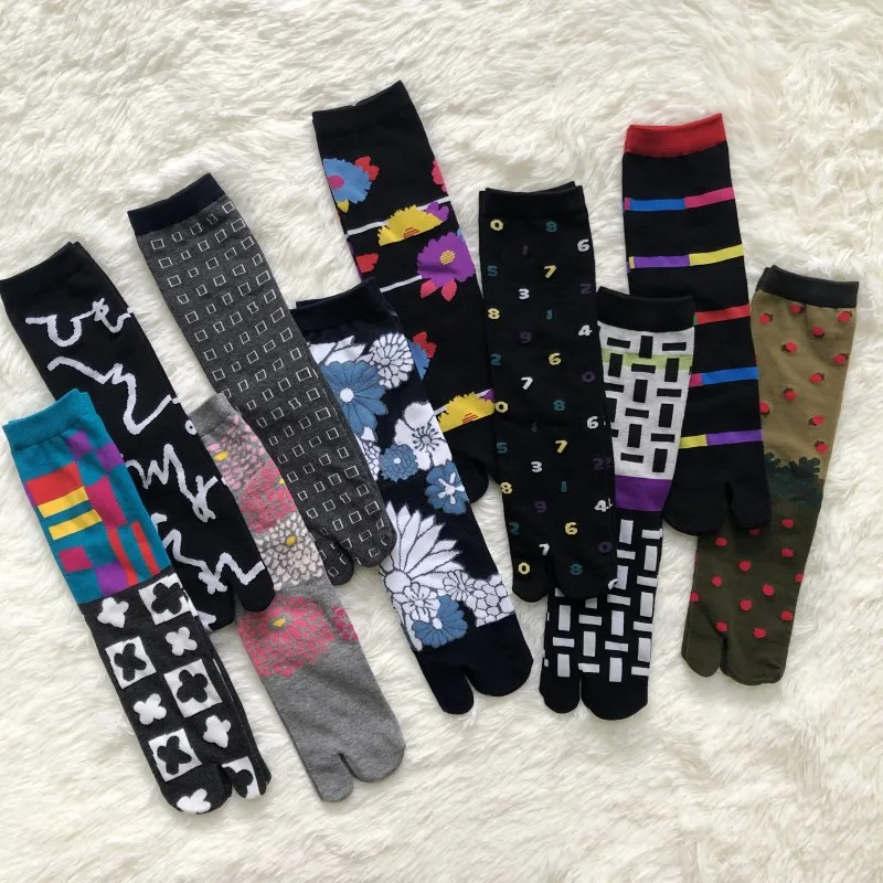 

New Funny Creative Womens Two Toe Socks Striped Cube Number Flower Strawberry Combed Cotton Art Cute Tabi Socks Autumn Winter