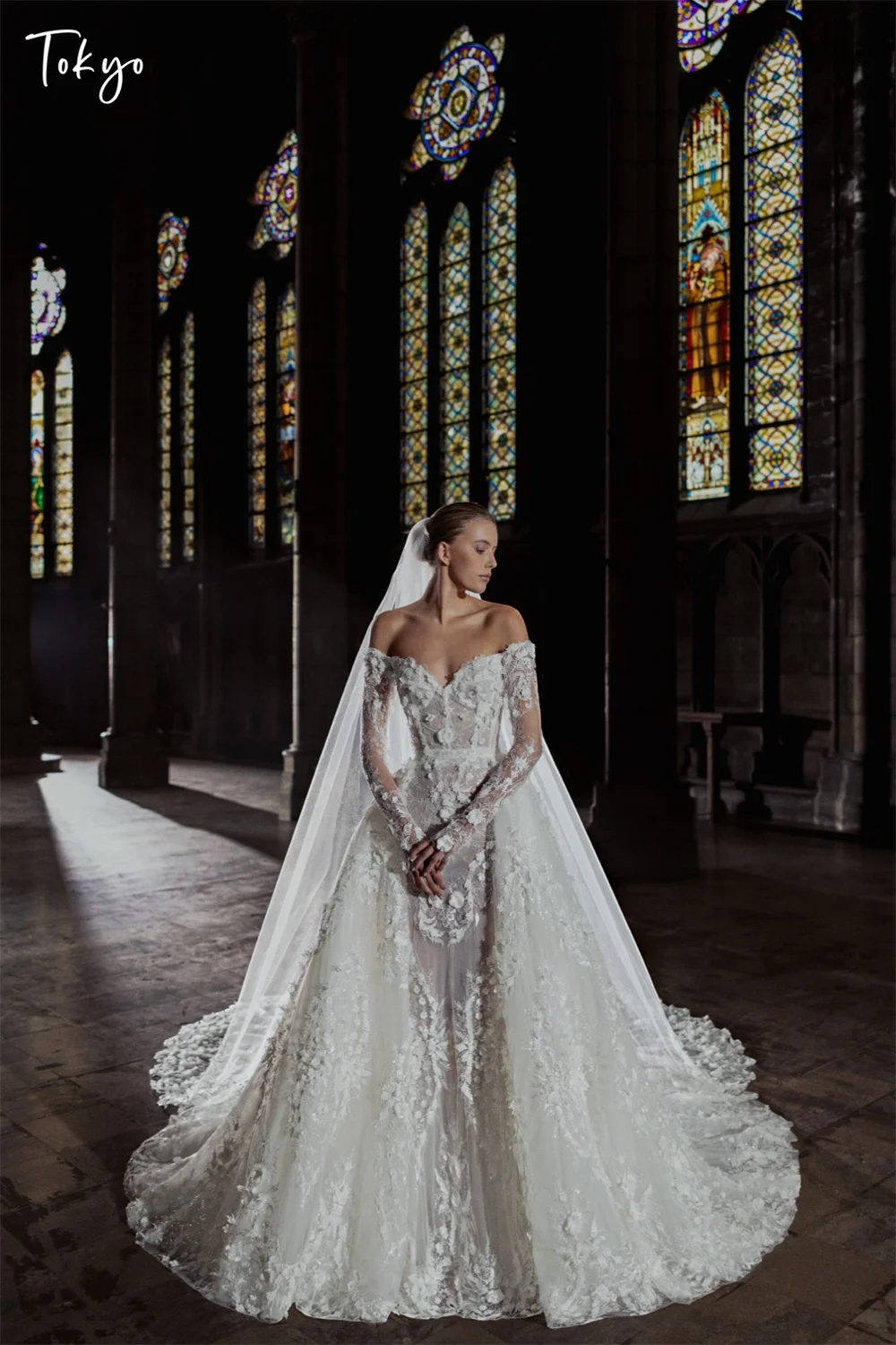 Tokyo Customized Elegant Sweetheart Neck Wedding Dresses Long Sleeve Back Zip Flower Bridal Gowns White A-Line Wedding Gowns