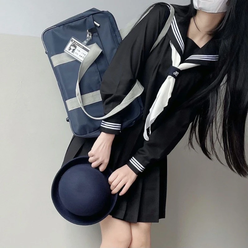 Übergrößen Japanische JK-Uniform auf Lager: Klassischer schwarzer dreifach gestreifter Matrosenanzug mit langen und kurzen Ärmeln im authentischen Preppy-Campus-Stil