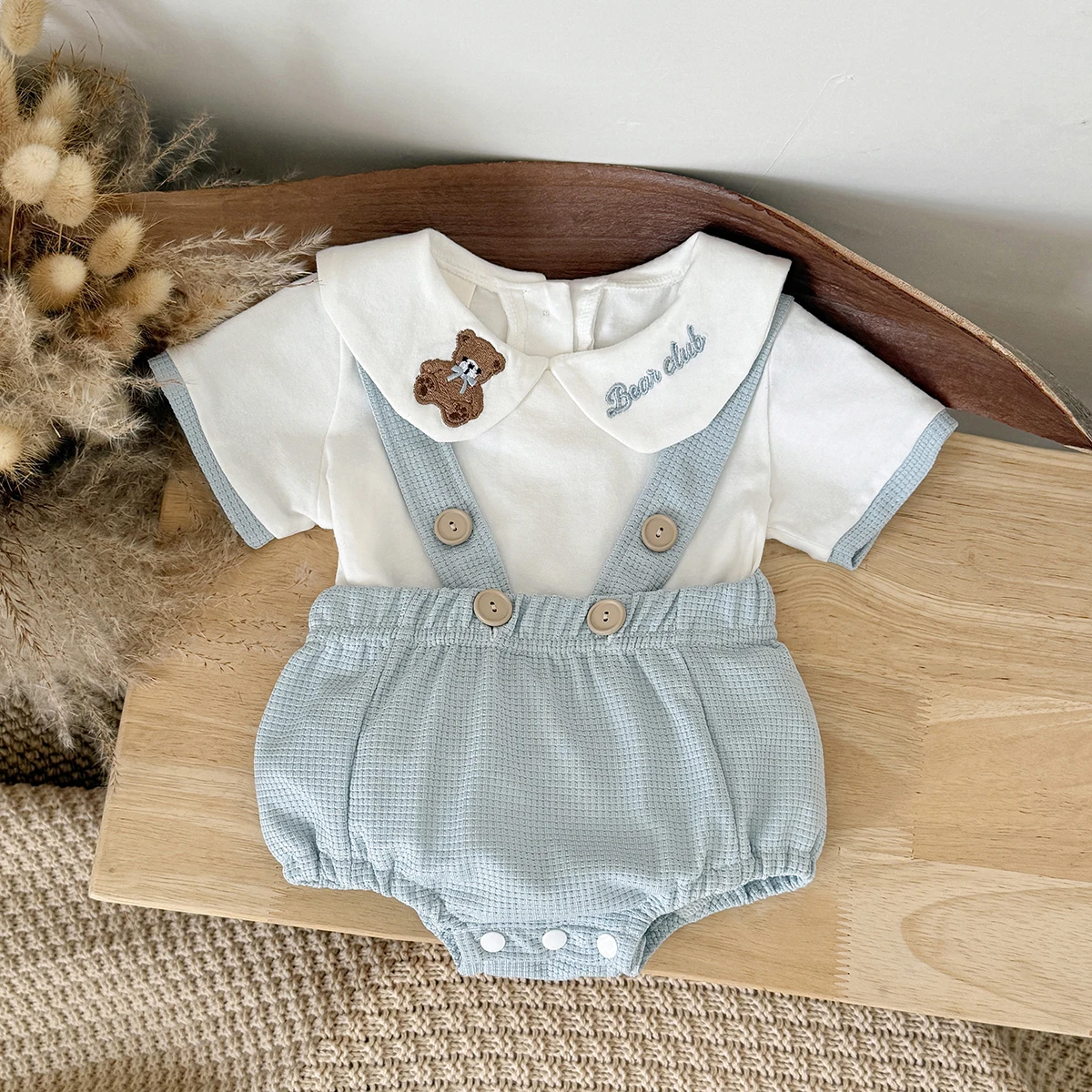 Neugeborenen-Kleidung: Niedliches Cartoon-Bären-Motiv, bestickt, mit Trägern, zweiteilig, bequem, Sommer, für Jungen und Mädchen, 0-18 Monate, Kurzarm-Baby-Set – Detail 3