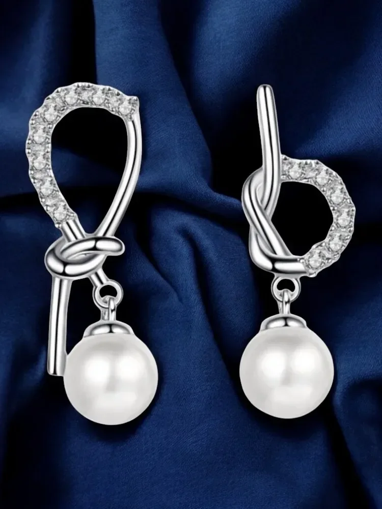 

Hot sales 925 silver earrings GRA Certified Moissanite Light luxury Asymmetric Earring Pearl Broken Suitable is suitable for dai