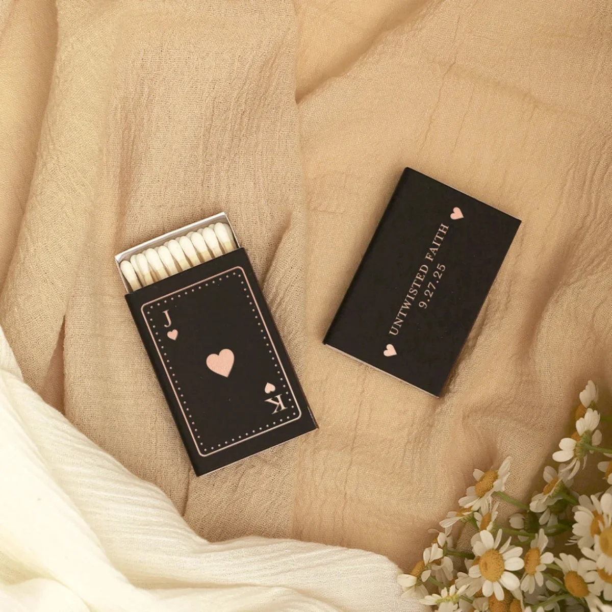 

Инициалы, игральные карты, персонализированные классические спичечные коробки — сувениры, сувениры для вечеринок, штампованные спички из фольги на заказ, свадебный сувенир