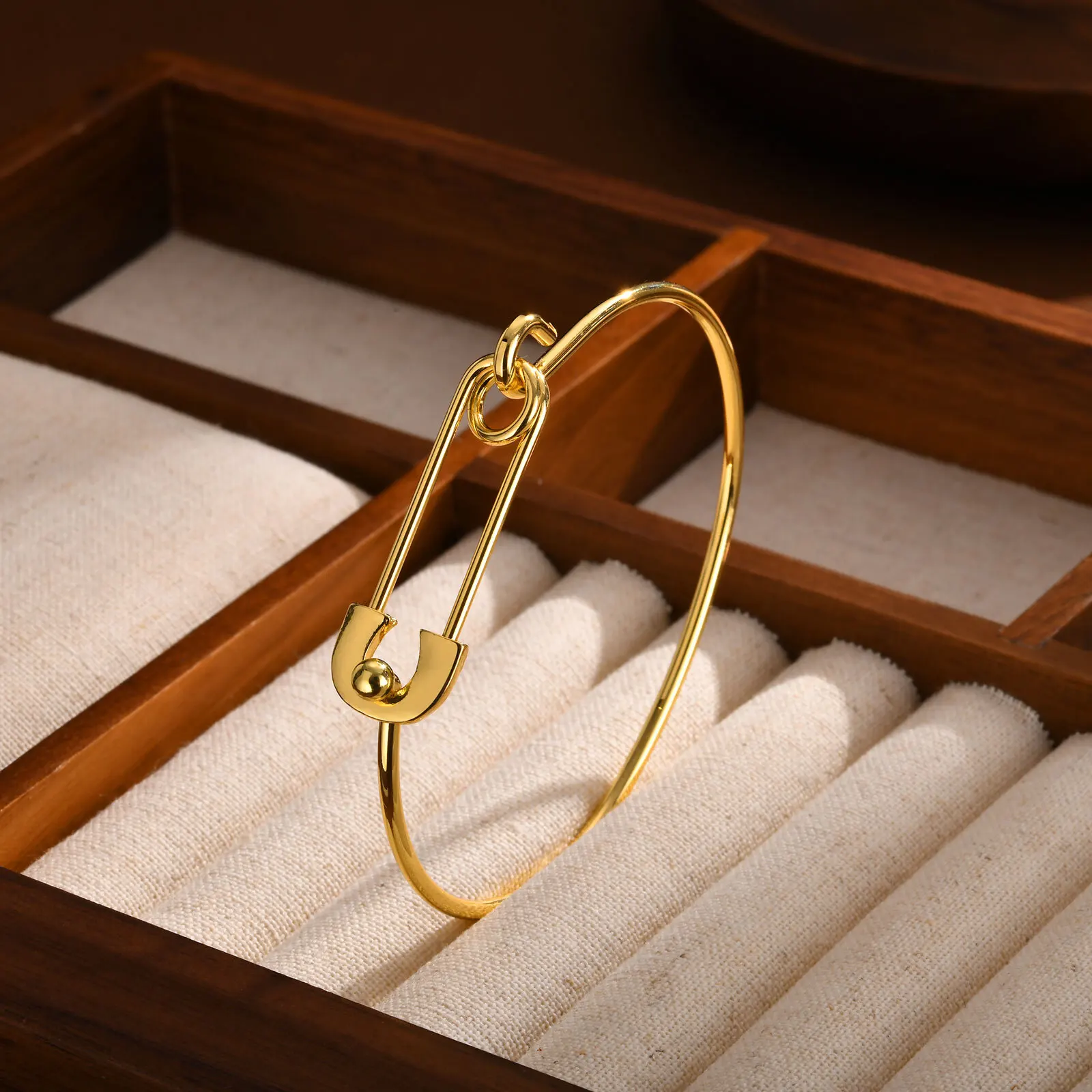 Sicherheitsnadel-Haken-Armreif für Frauen, einfaches Liebes-Freundschaftsarmband, Schmuck