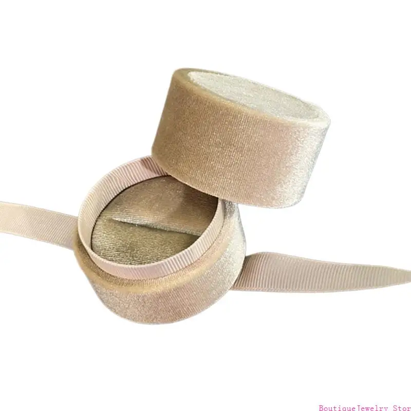 E1PE Compact Ring Holder Box with Soft Finish for Gifting and Display