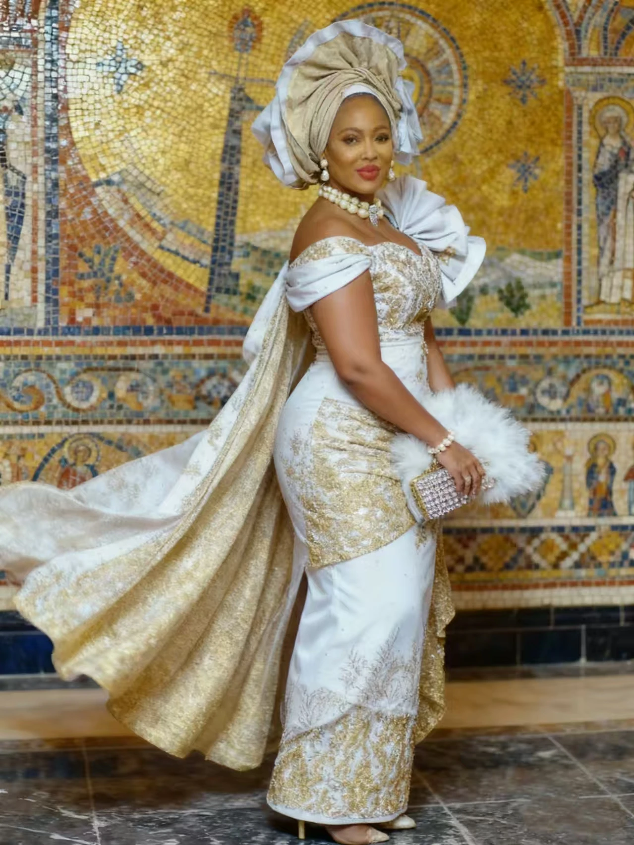 فستان زفاف أبيض نيجيري أفريقي فاخر مع دانتيل مطرز بالذهب عتيق مزين بفيستدو دي نويفال مخصص 0 يُباع بواسطة HJ-Weddi #3