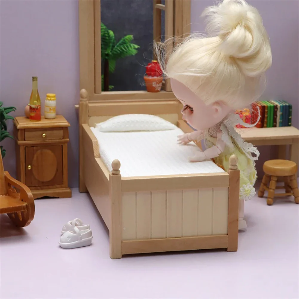 1/12 Domek dla lalek Miniaturowe drewniane łóżko z szufladą Mini meble Model zabawka do domku dla lalek Akcesoria dekoracyjne ob11 bjd