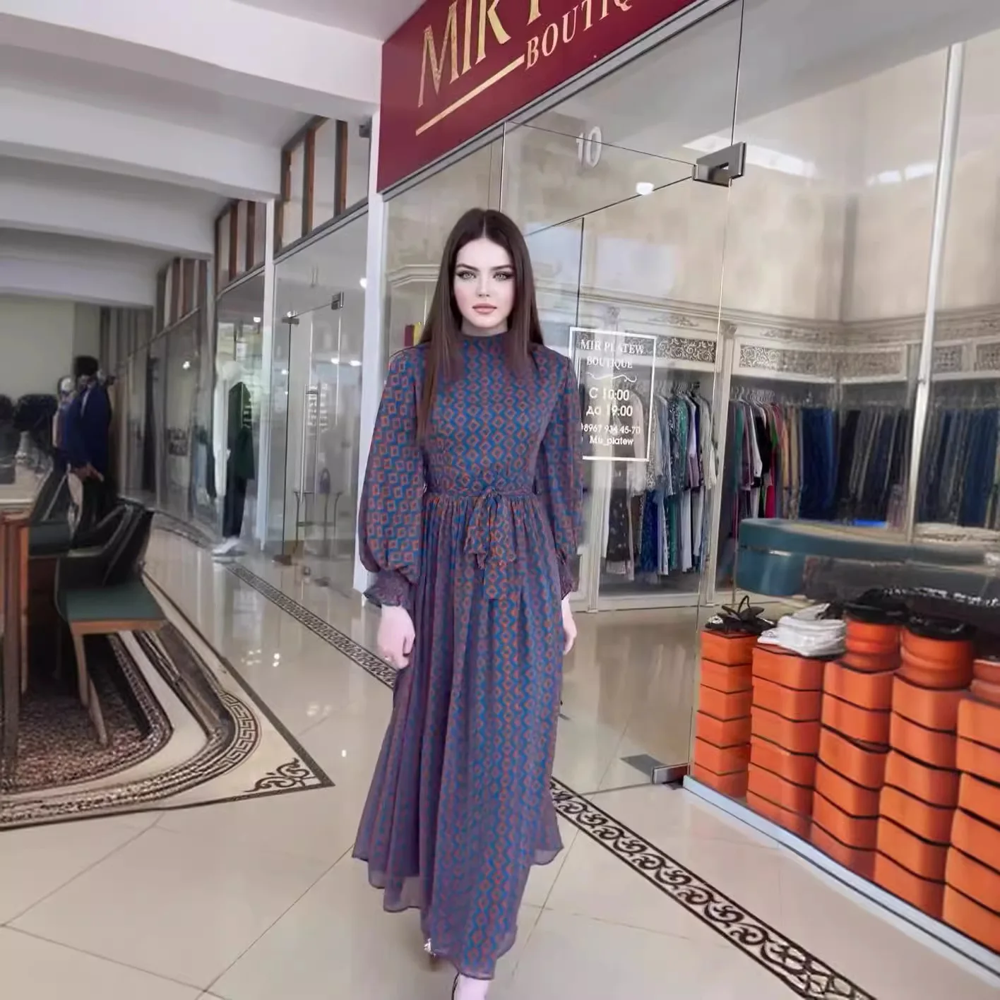 おしゃれなプリントシフォンドレス、レースアップウエスト調整、長袖フェアリースカートスタイル、春夏通勤ドレス