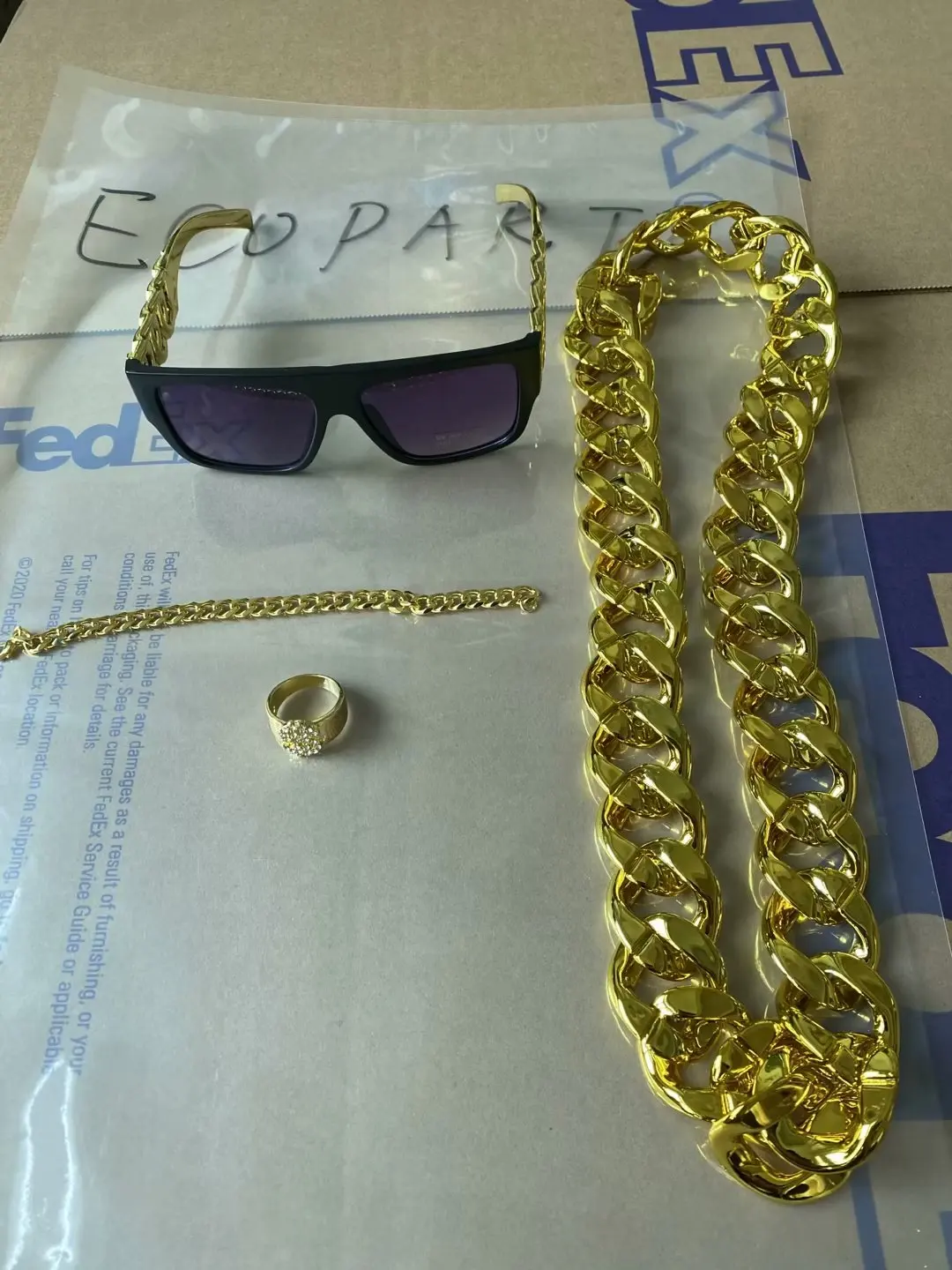 Conjunto de disfraces de Hip Hop de los años 80 y 90, cadena de dinero de oro falso, gafas de sol Punk de pierna retorcida, anillo de dedo de signo de dólar, fiesta de 1920s, paquete de 4