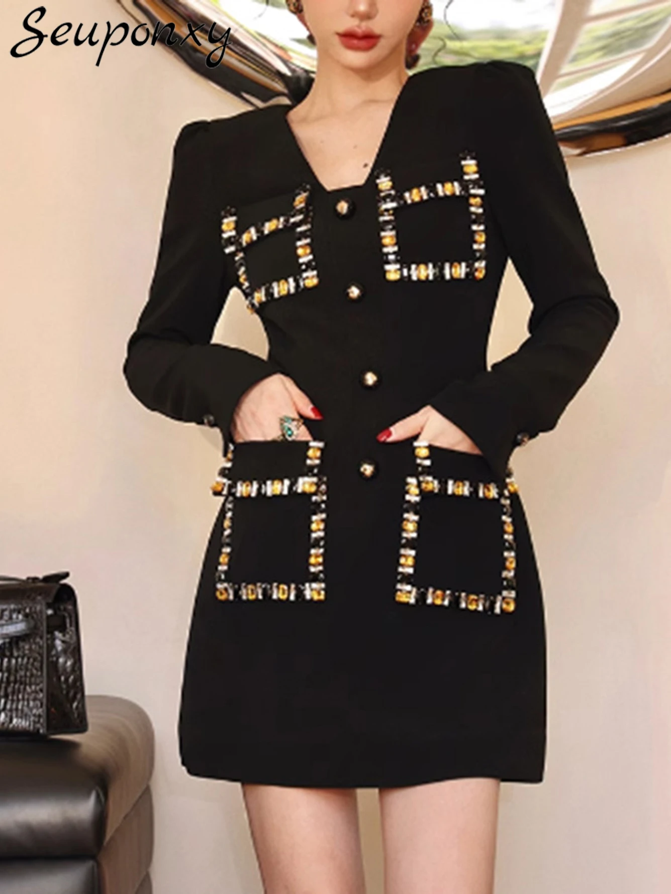 

High quality 2024 New Fashion Luxury Crystal Diamond Long sleeved V-neck Pocket Dress Women's Elegant Evening Club Party Dress