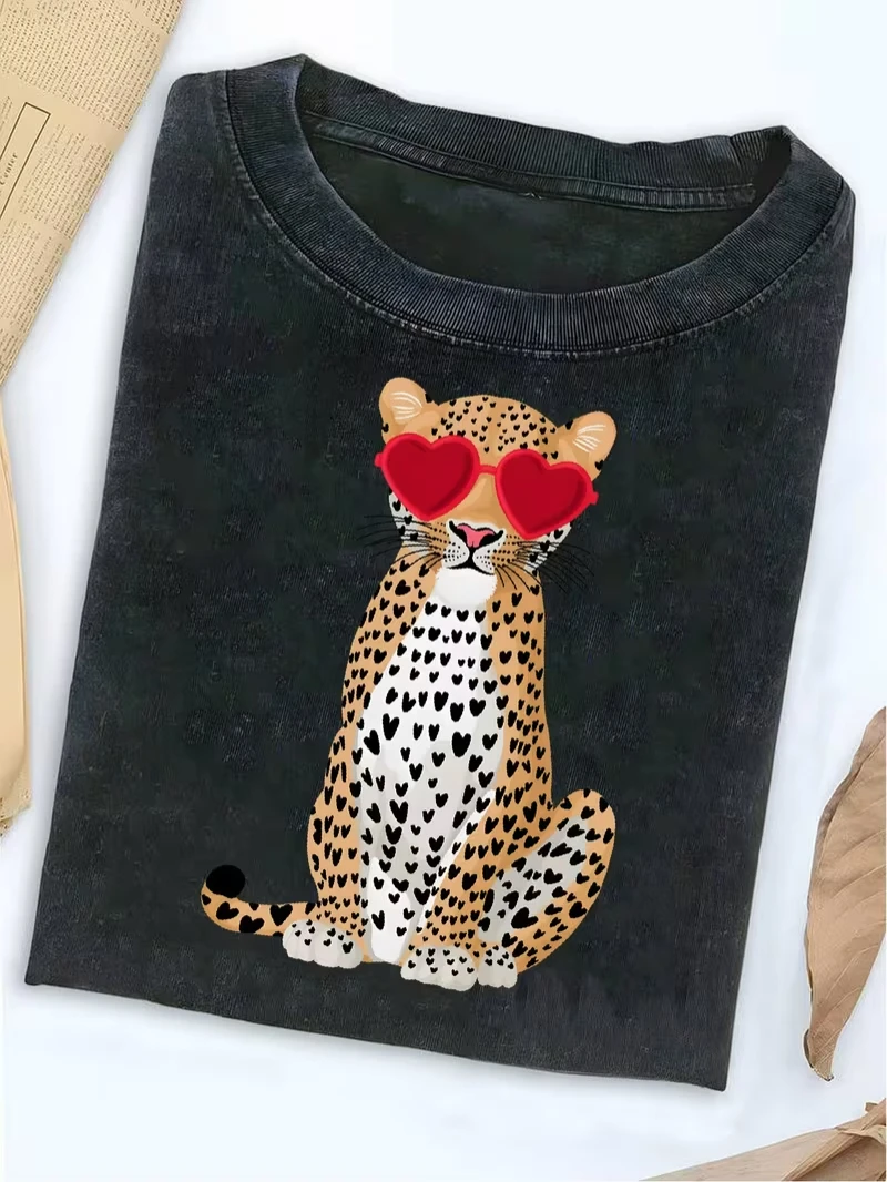 Cute Heart Sunglasses Cheetah Graphic T-Shirt, Retro Washed Tee For Men Women Travel Daily Vacation Trendy Modern Daily Fashion