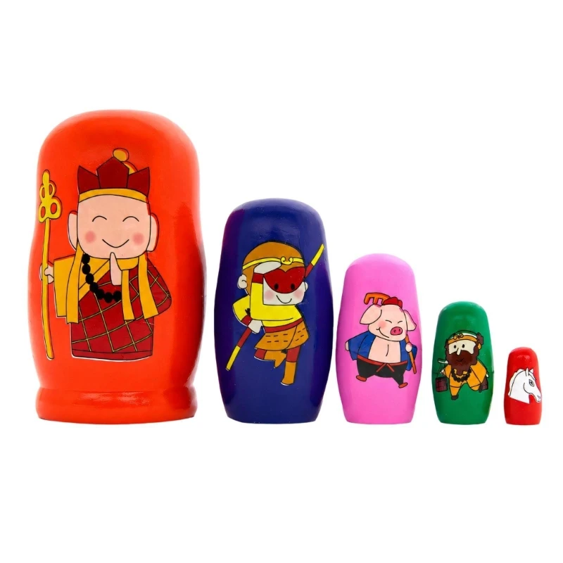 5ピースの木製入れ子人形セット、ペイントされたキャラクター付きで、開けたり、並べ替えたり、積み重ねたり、家族で遊んだり、a2ub内に保管したりできます。