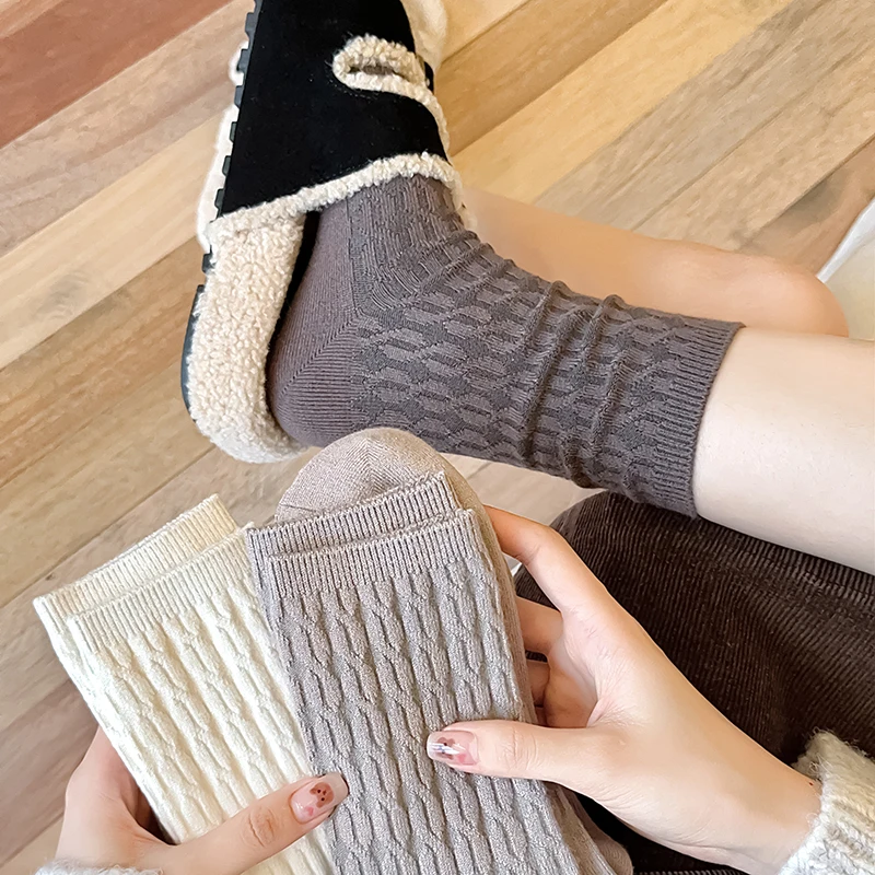 Fashion Women's Socks Autumn Winter New Trendy Solid Color Loose Socks Female Japanese Style Casual Basic Warm Crew Socks Comfy