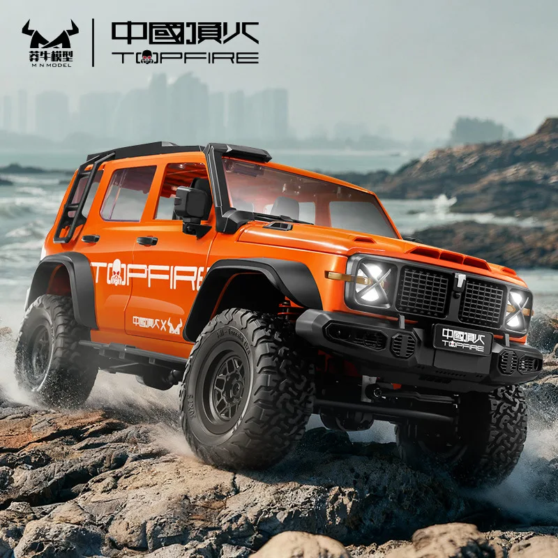 

Радиоуправляемая модель внедорожника MN Model Topfire RC Crawler MN300 Tank 300, имитирующая вездеход, для взрослых любителей.