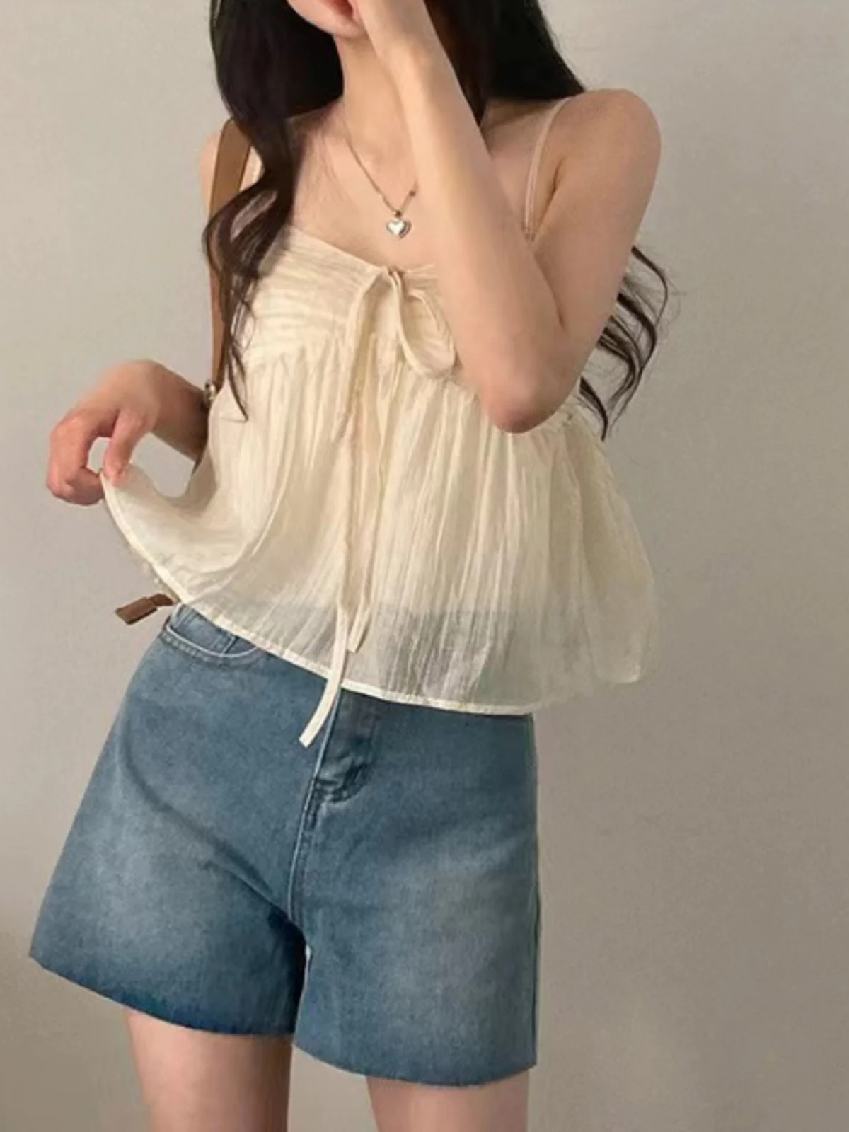 夏 2024 女性のルーズフィットショートクロップトップバタフライノットタイリボンシフォンベスト韓国スタイルカジュアル快適なシャツ