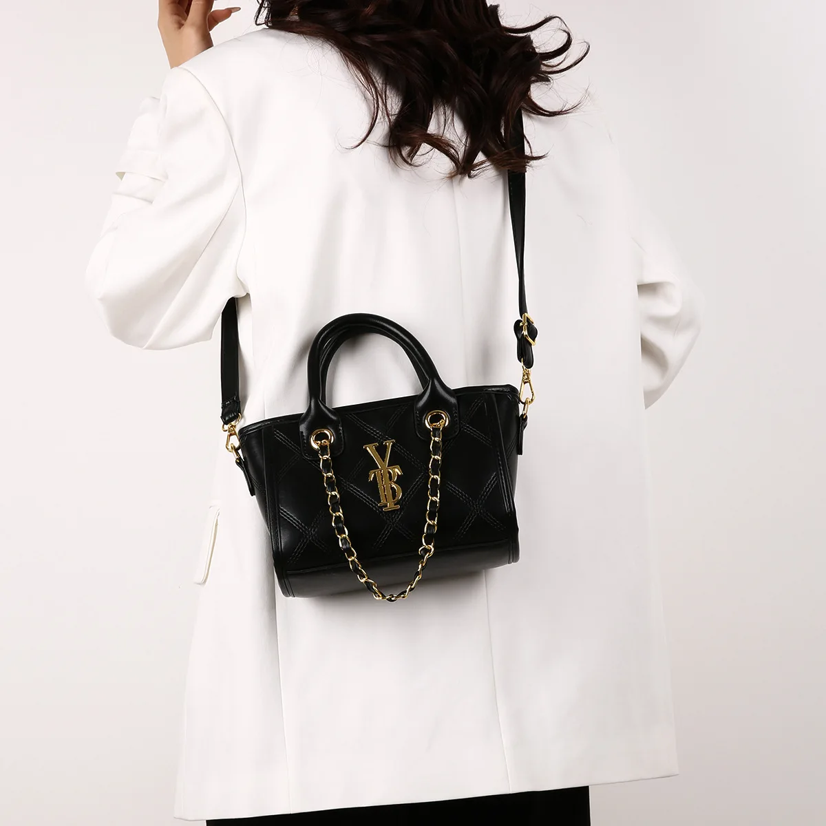 

2025 New Women's Small Square Bag - Simple, High - end, Portable Shoulder Messenger Bag with Popular Design