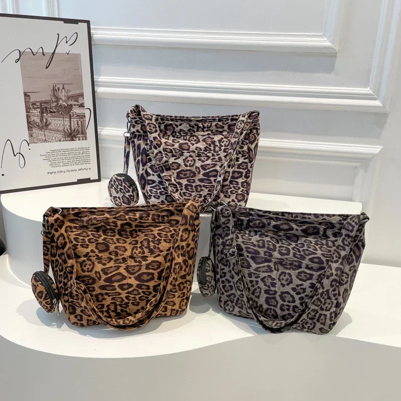 New Fashion Leopard Print Nylon Shoulder Bag 2025 Sewing Thread Tote Bag Large Capacity Simple Versatile Commute Crossbody Bag