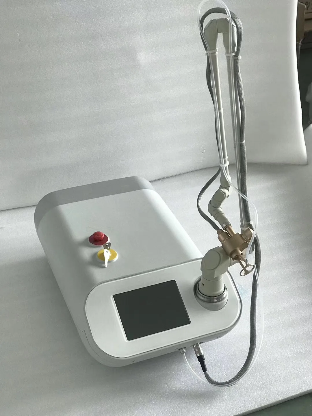 قطع غيار ماكينات ليزر Co2 أنبوب ليزر كسور Co2 60 وات Brazo Artivoado Laser De Co2 Fraccionado