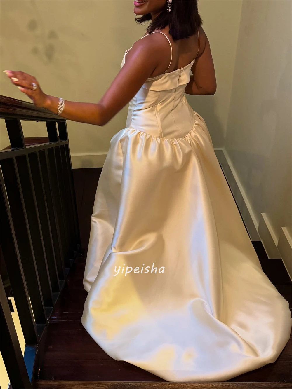 Moda personalizada elegante Charmeuse acanalada plisado A-line Spaghetti Strap vestidos largos vestidos para ocasiones a medida tamaños disponibles