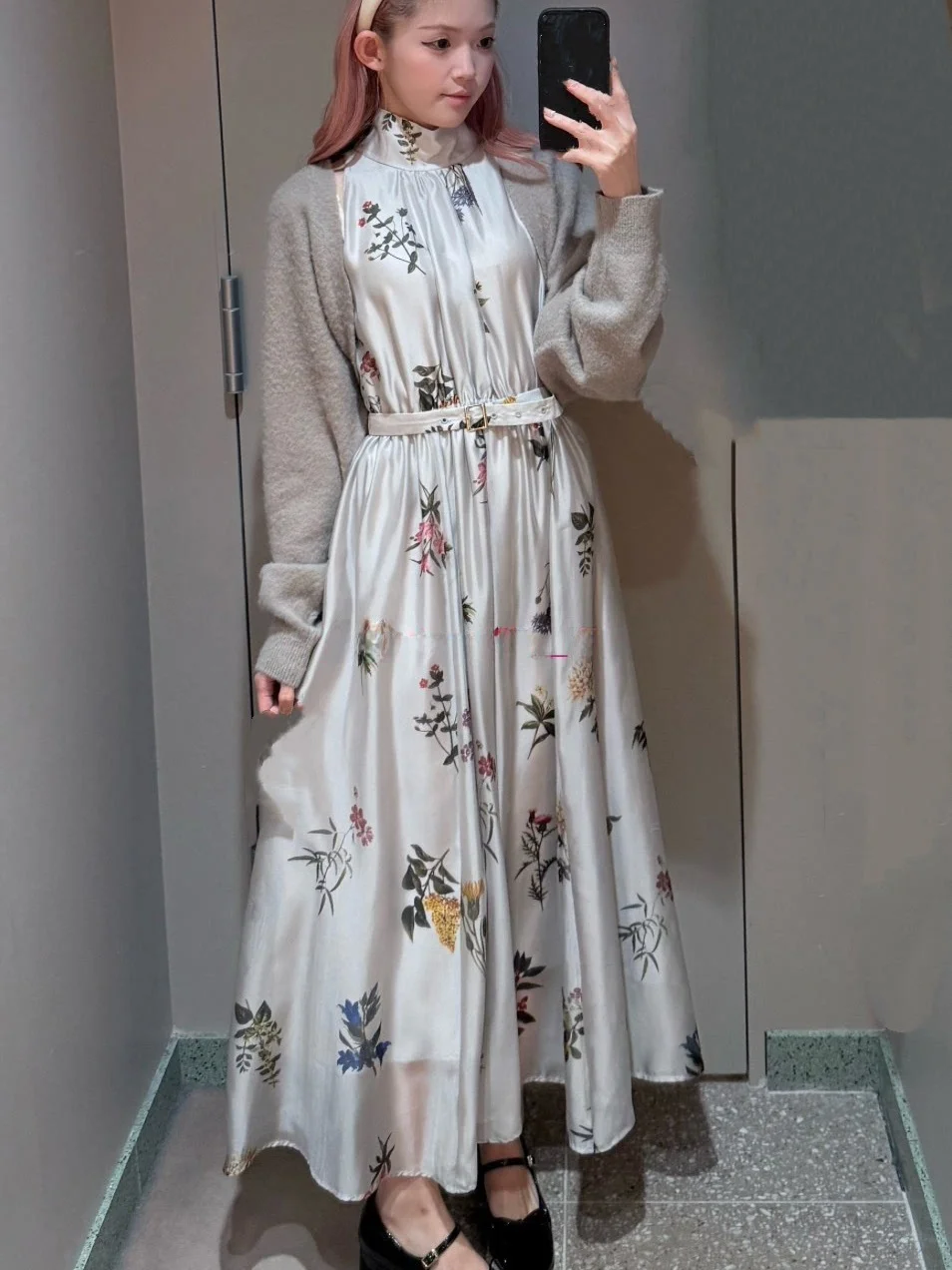 

Нежный и стильный комплект 2026: Новая версия вязаного кардигана без рукавов и платья с принтом, с завязками на шее, с завышенной талией, А-силуэт