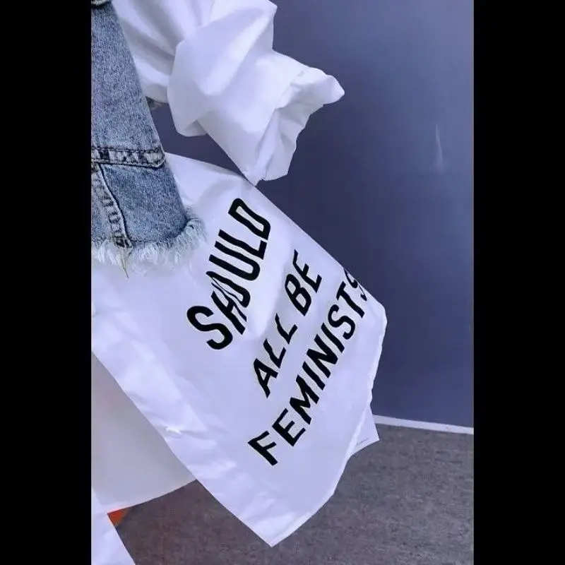 แฟชั่นลาย DENIM แจ็คเก็ตผู้หญิงฤดูใบไม้ผลิ/ฤดูร้อน 2024 ออกแบบใหม่ความรู้สึกเย็บผู้หญิงแจ็คเก็ตอารมณ์ Coat TOP