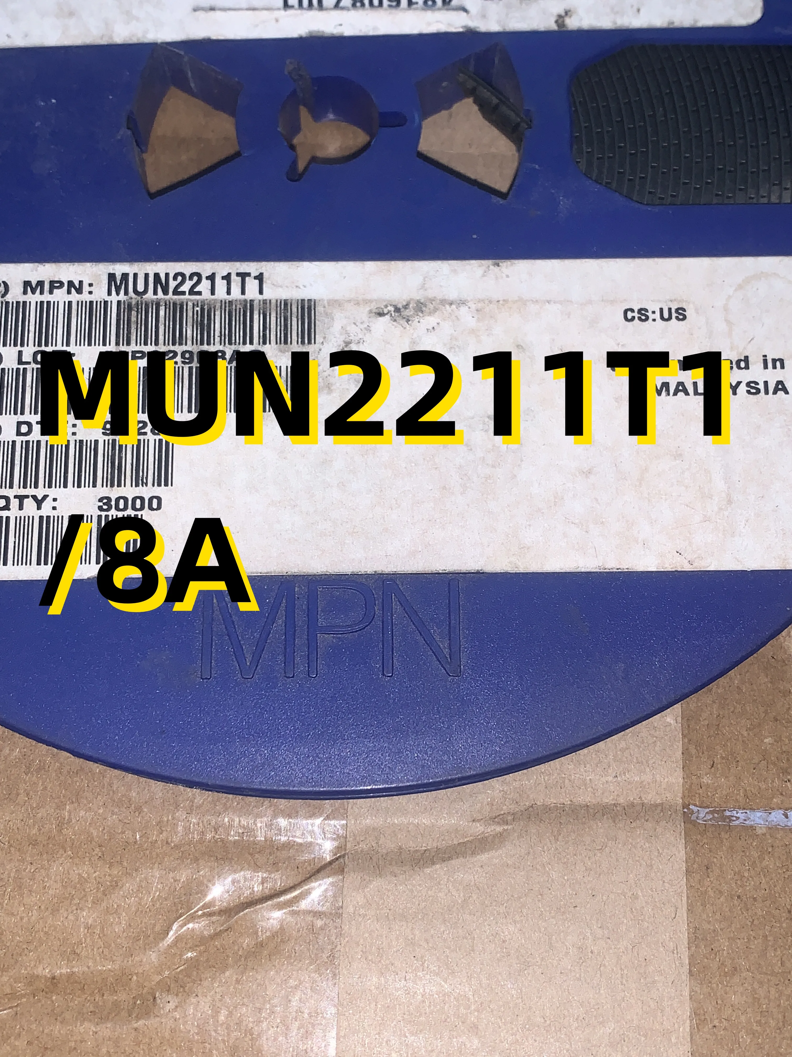 10 piezas MUN2211T1 /8A
