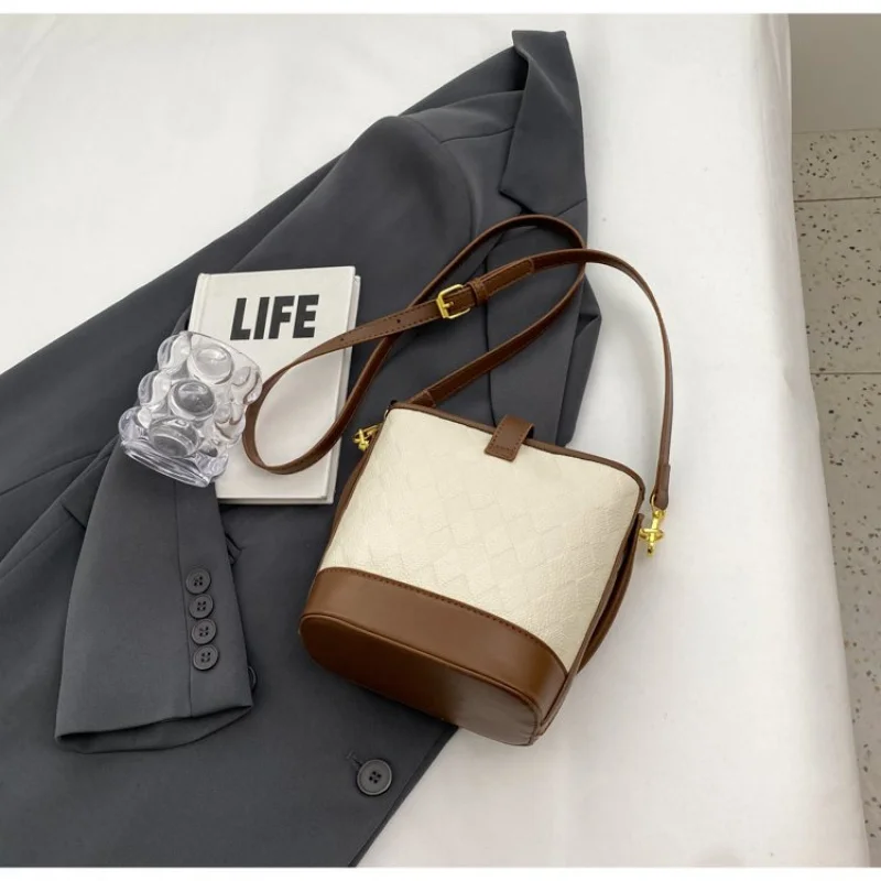 

Women's Messenger Bag Crafted From Lizard-Print Leather Boasting Elegant High-End Lasting Spacious Soft Modern Style​