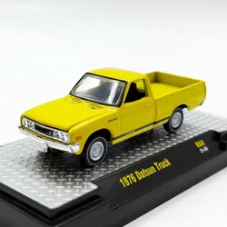 Diecast Alloy 1:64 Scale Datsun 1976 Pickup Truck Cars Model Green Adult Toys Classics Souvenir Collection Gifts Static Display