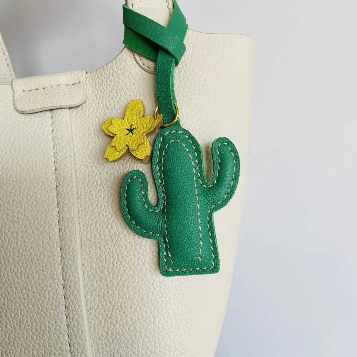 

Leather Cactus Flower Shaped Bag Charm Genuine Leather Rope Women's Flower Bags Pendant Keychain Hand Rope Gift Home Decoration