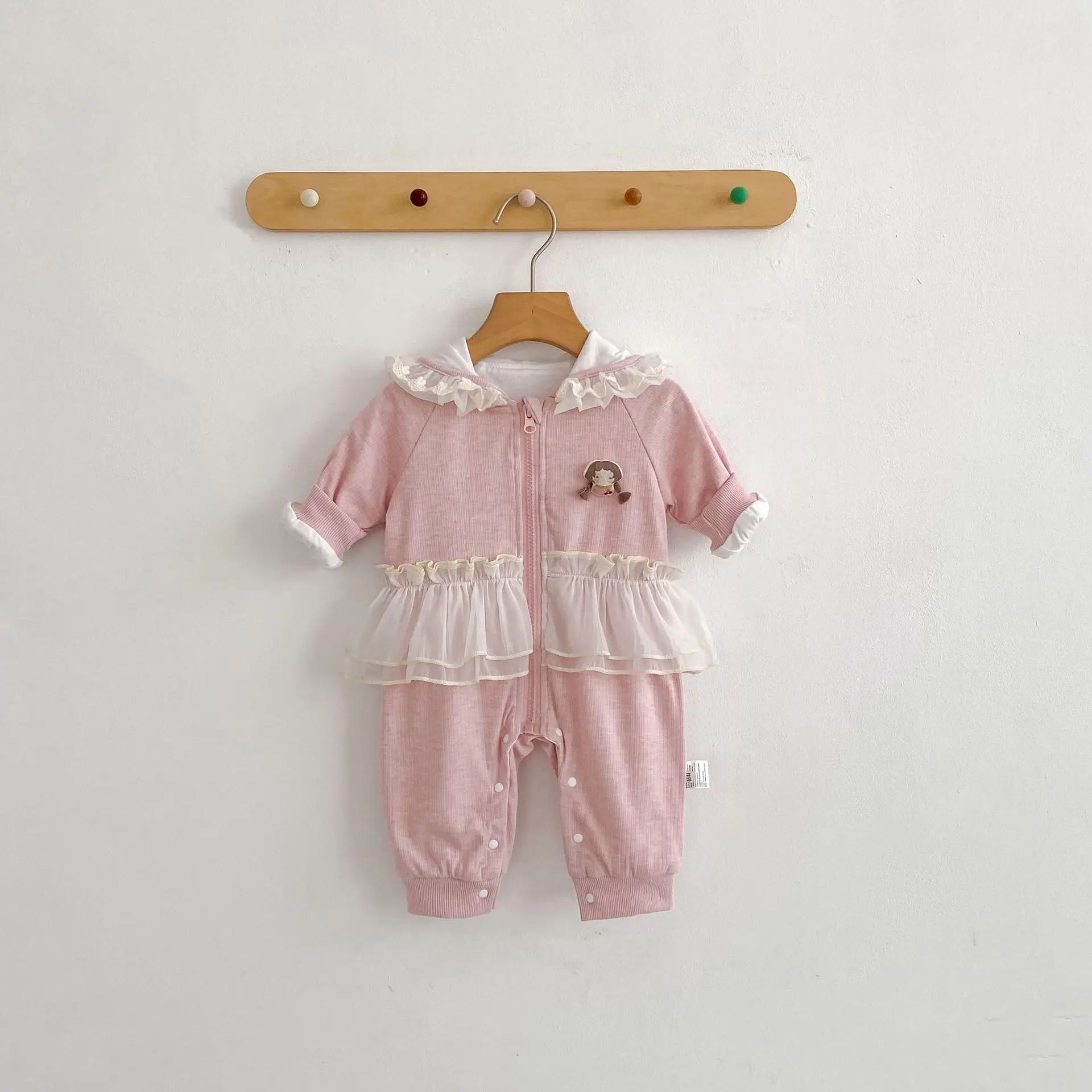 

0-3 year old autumn and winter new baby clothing, fashionable princess jumpsuit, hooded long sleeved lace jumpsuit