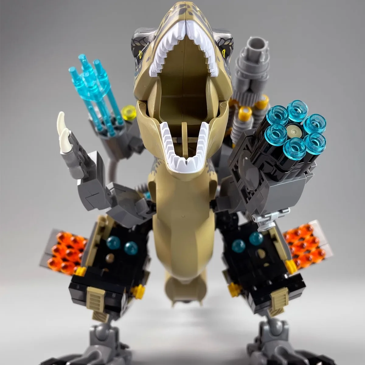 Juguetes de bloques de construcción para niños, bloques de construcción de dinosaurios mecánicos inspirados en la tecnología, modelo de ensamblaje de dinosaurios con armas pesadas, juguete de regalo sorpresa de Navidad para niños