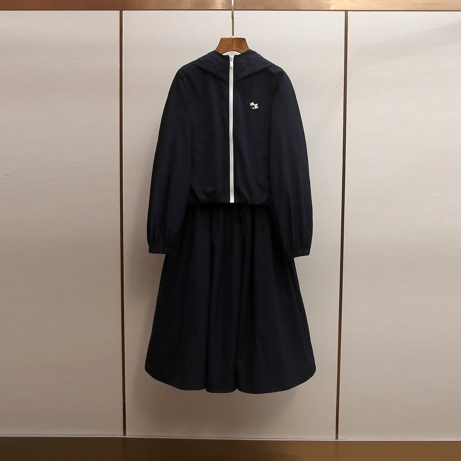 

Элегантный женский весенний комплект MaSande: модная повседневная спортивная куртка на молнии и юбка с длинным рукавом, однотонный, для офиса и повседневной носки