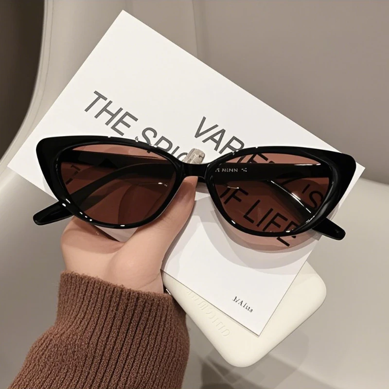 

2025 Temperament Cat Eye Retro Style Premium Sense Sunglasses Women Men Outdoor Sun Protection Sunglasses Fashion Trend Glasses