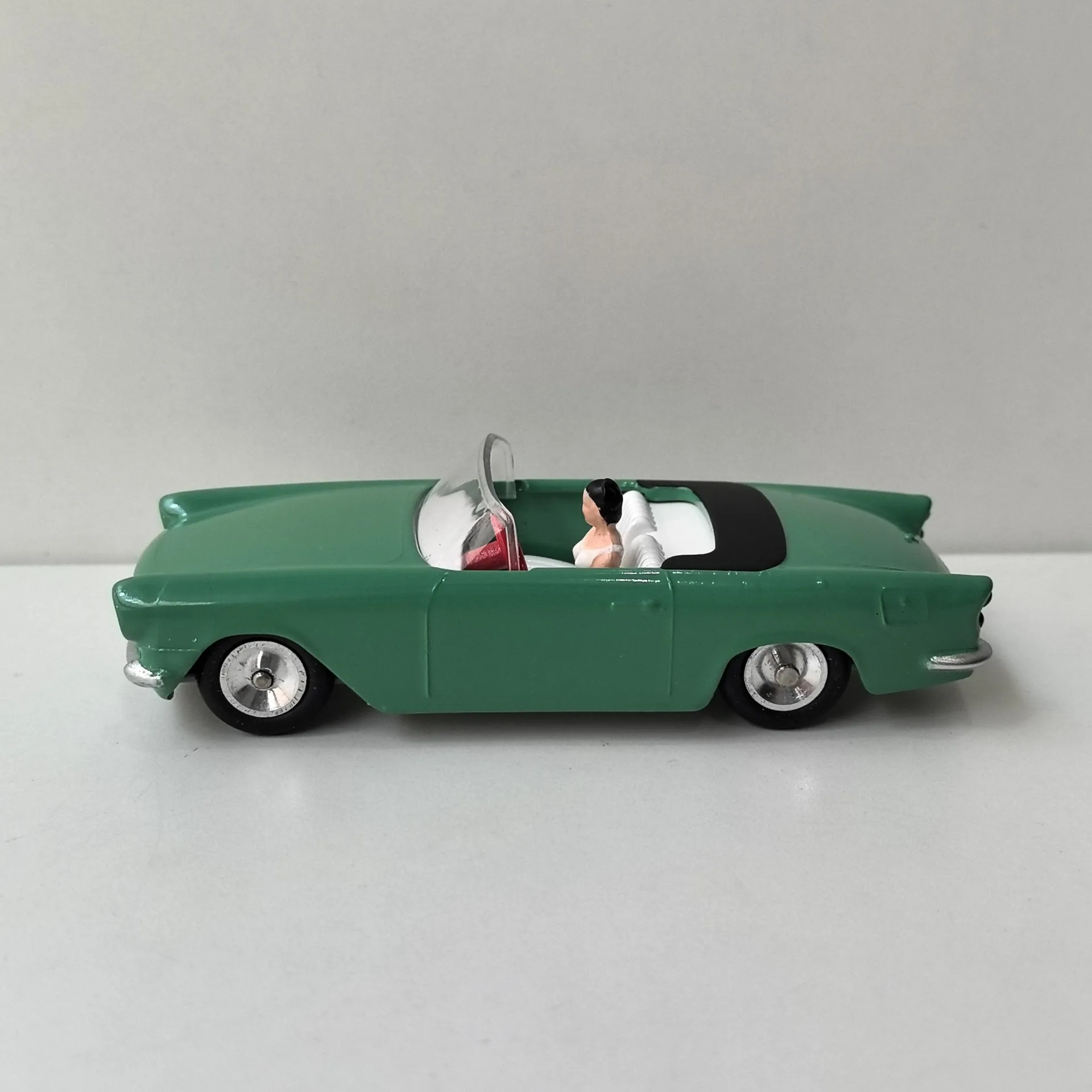

Diecast SOLIDO 1/43 Scale OCEANE SIMCA Vintage Car Alloy Car Model Collectible Toy Gift Souvenir Display Ornament