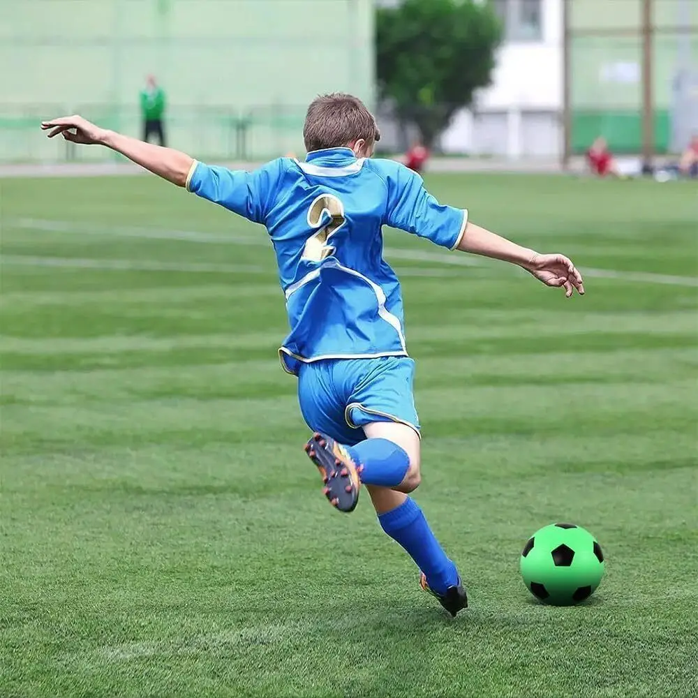 The Handleshh Silent Football ลูกฟุตบอลโฟมเสียงรบกวนต่ําน้ําหนักเบากีฬากลางแจ้งสําหรับเด็ก