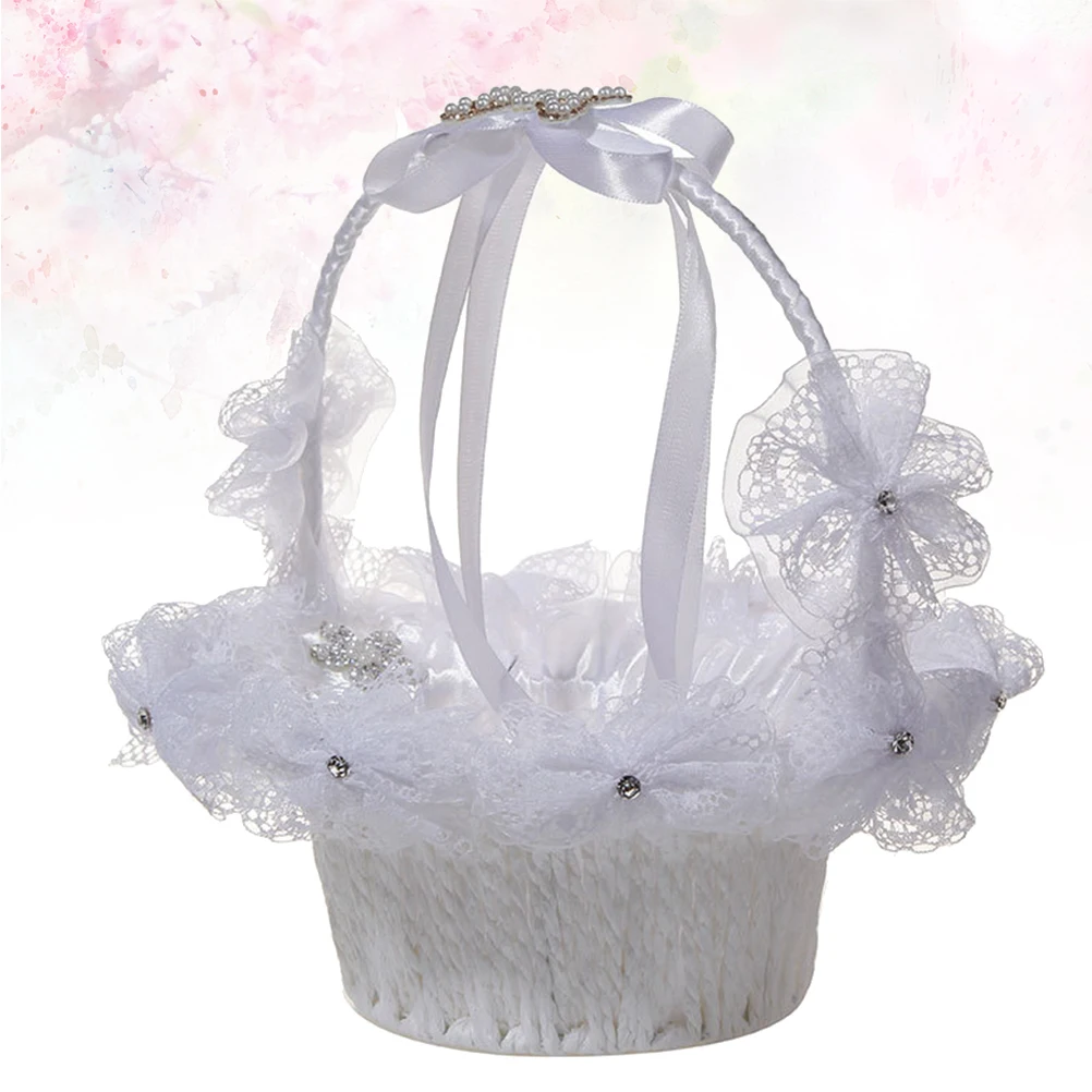 Корзина с цветком и узлом-бабочкой