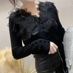 French lace stitching white V-neck shirt female spring and autumn new fashion temperament slim design slim Joker comfortable top