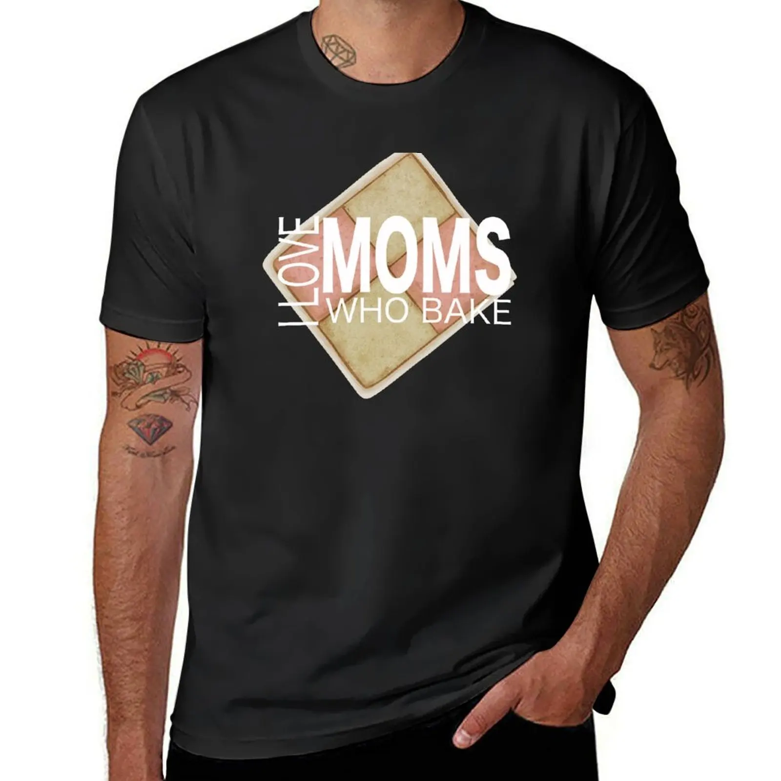 I love moms who bake with a vector image of a Battenberg cake T-shirt vintage cute tops Blouse t shirt for men