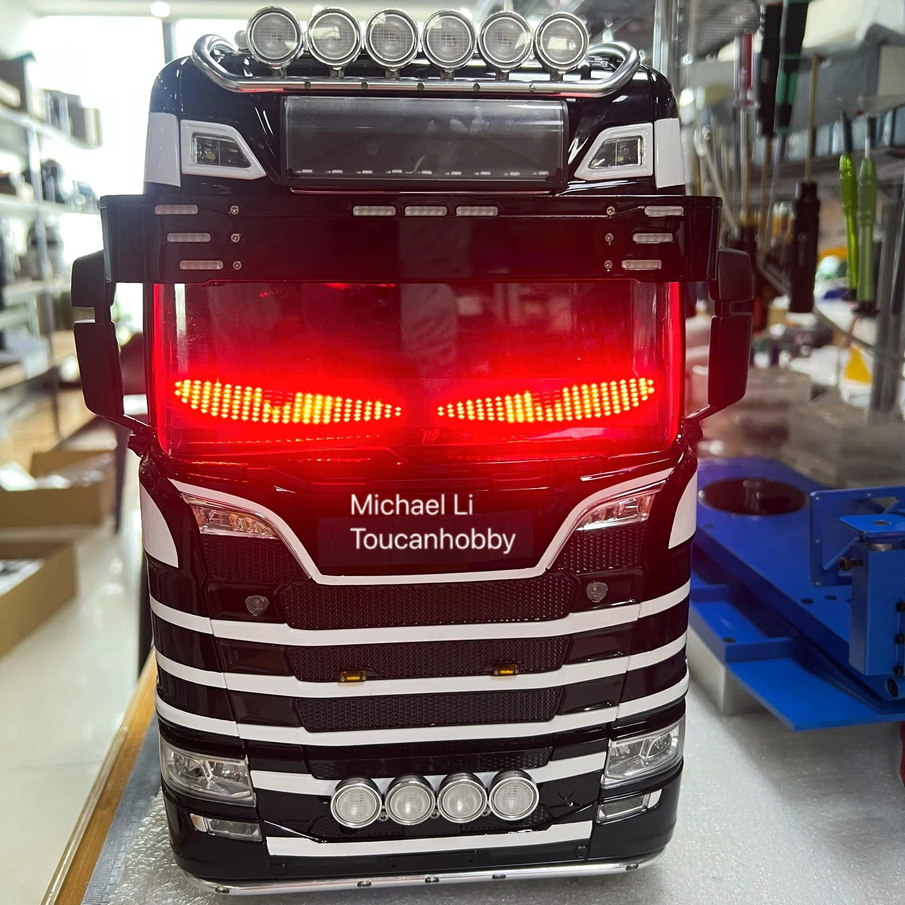 

Eye Light For DIY 1/14 TAMIYA Radio Control Tractor Truck FH16 56375 56360 56362 Model Upgrade Parts 3363 1851 DIY RC Car