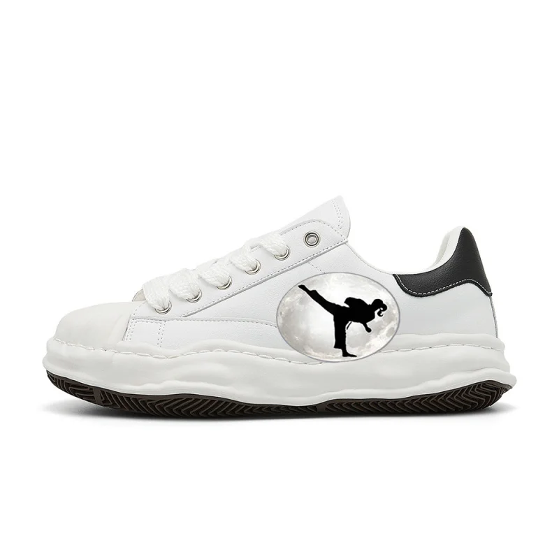 

Taekwondo girl in the moonVintage Fashion Street Sneakers，The design is retro, stylish, comfortable, and versatile，Suitable for