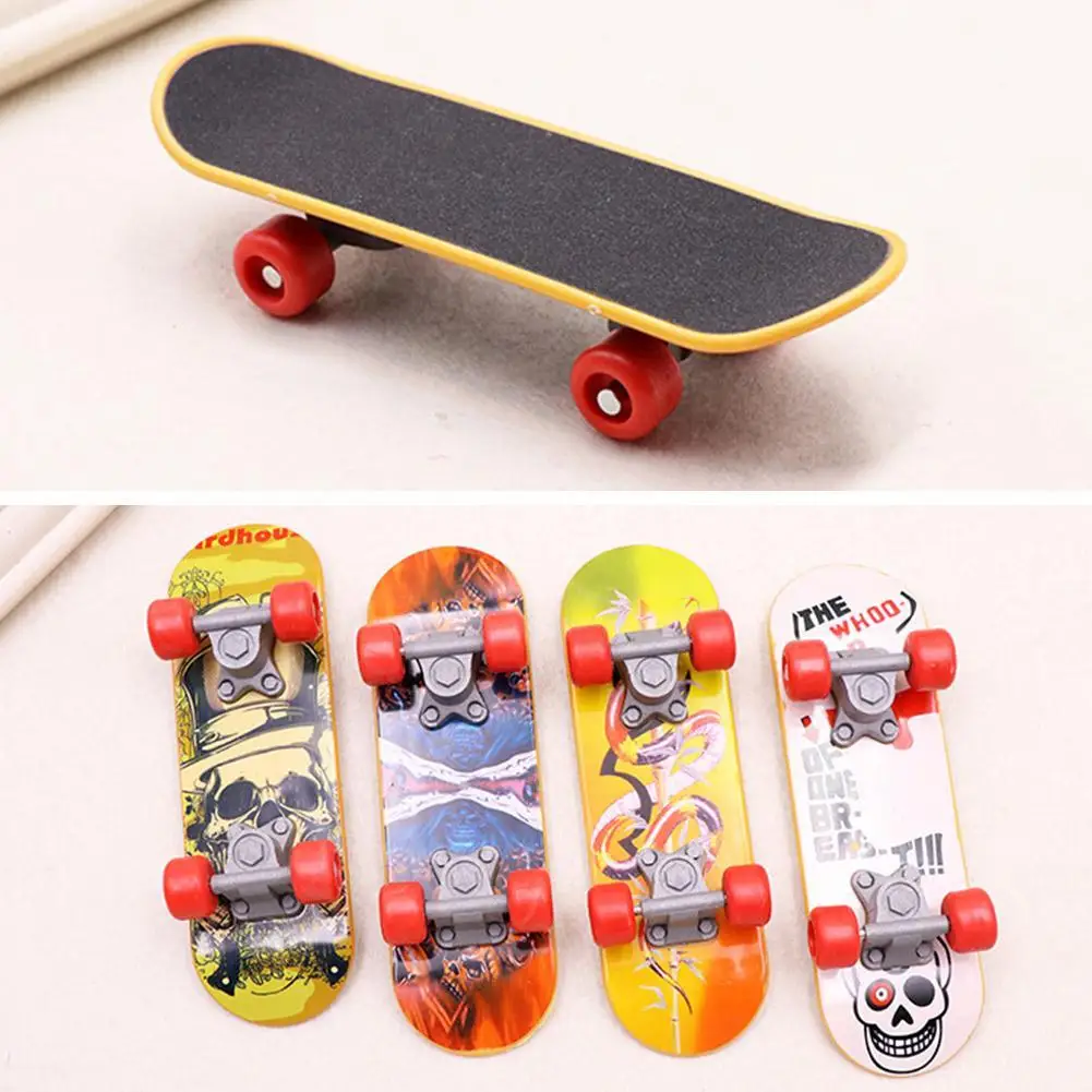 Mini Small Skateboard For Turtles Parrot Turtle Toy New Style Finger Skate Board Pet Toy