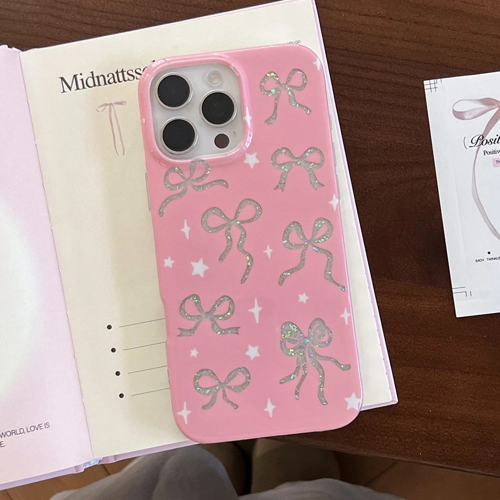 Casing HP Pink Pelindung Anti Benturan dengan Hiasan Pita Berongga dan Glitter untuk iPhone 13 15 14 16 17 Pro Max, Cover Cantik Berkilau